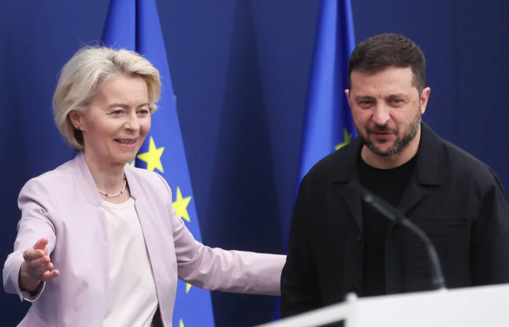 Урсула фон дер Ляйен и Владимир Зеленский. Fot. PAP/EPA/OLIVIER HOSLET