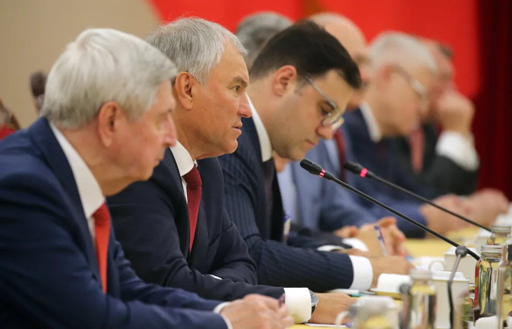 Członkowie Dumy Rosyjskiej. Zdj. ilustracyjne. Fot. PAP/EPA/LUONG THAI LINH