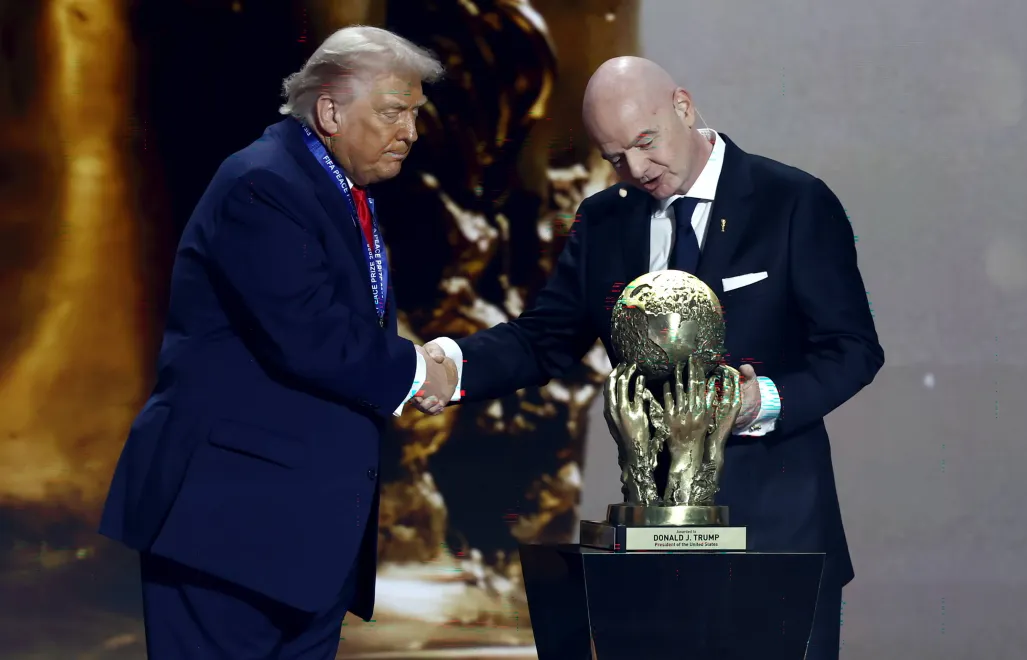Donald Trump i prezydent FIFA Gianni Infantino, fot. PAP/EPA/WILL OLIVER
