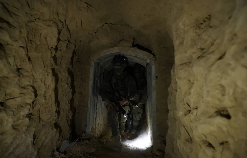 Tunel w pobliżu Rafah, fot. PAP/EPA/ATEF SAFADI