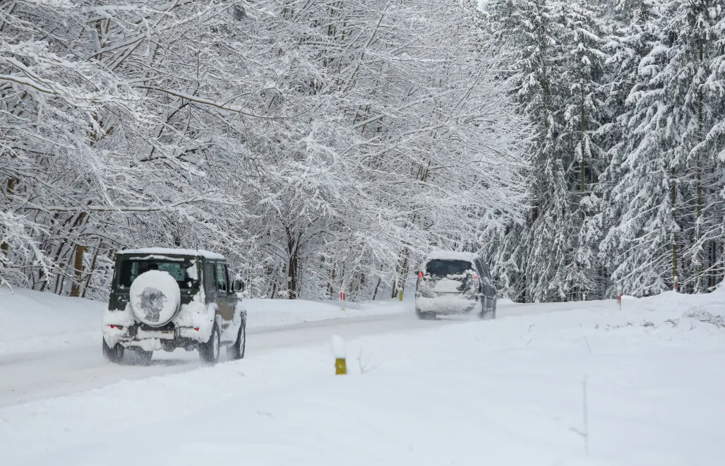 Droga w okolicach Olsztyna Fot. PAP/Tomasz Waszczuk