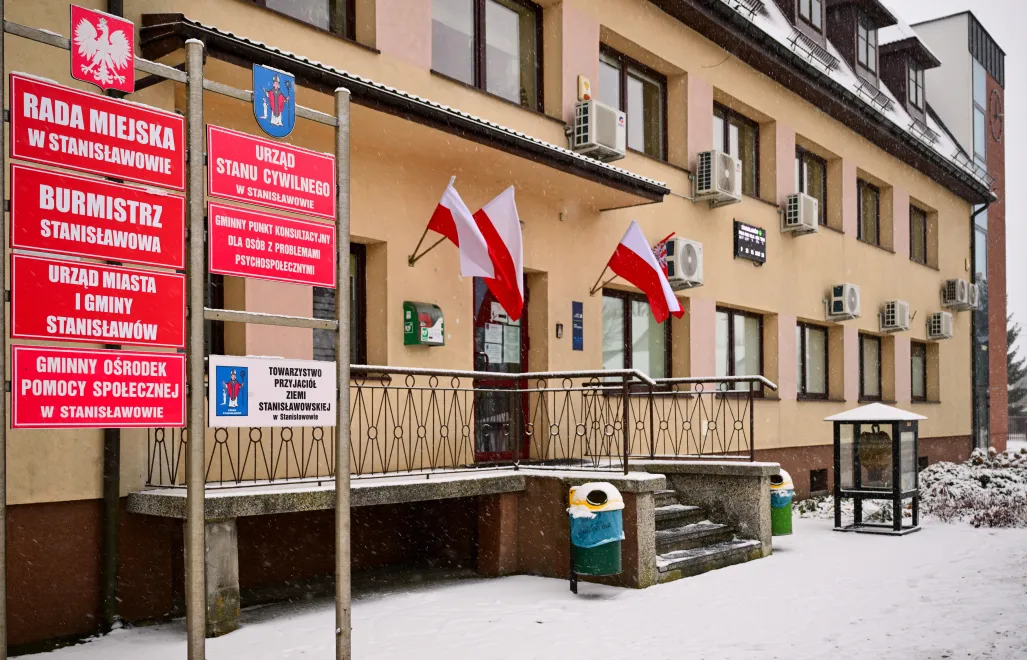 Budynek urzędu miasta i gminy w nowym mieście w województwie mazowieckim - Stanisławowie Fot. PAP/Przemysław Piątkowski