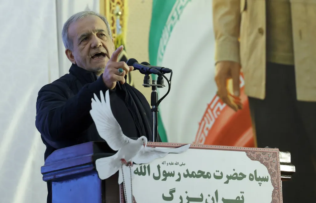 Prezydent Iranu Masud Pezeszkian, fot. PAP/EPA/ABEDIN TAHERKENAREH