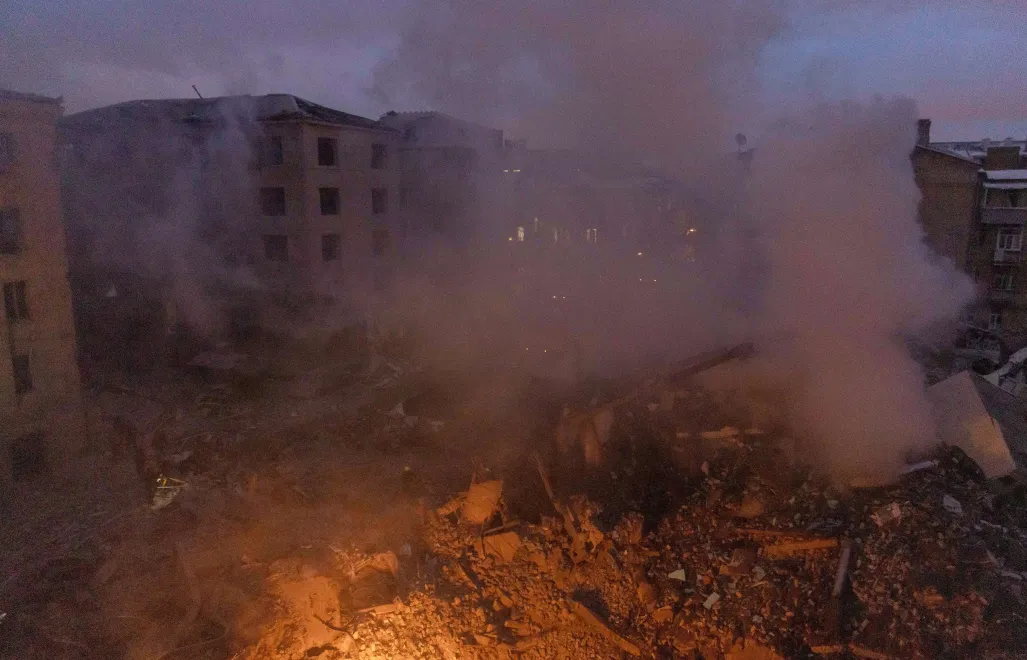 Наслідки російського удару по Харкову, 02.01.2026. Фотоілюстрація. Fot. PAP/Yevhen Titov