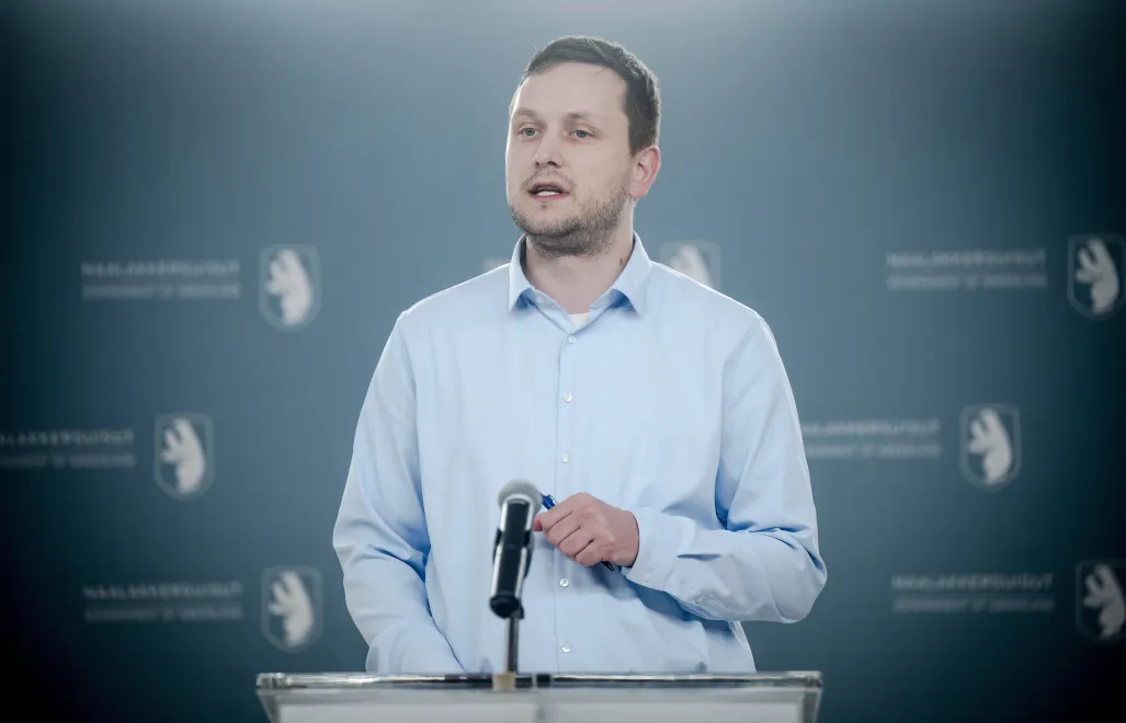 Premier Grenlandii Jens-Frederik Nielsen. Fot. PAP/EPA/OSCAR SCOTT CARL