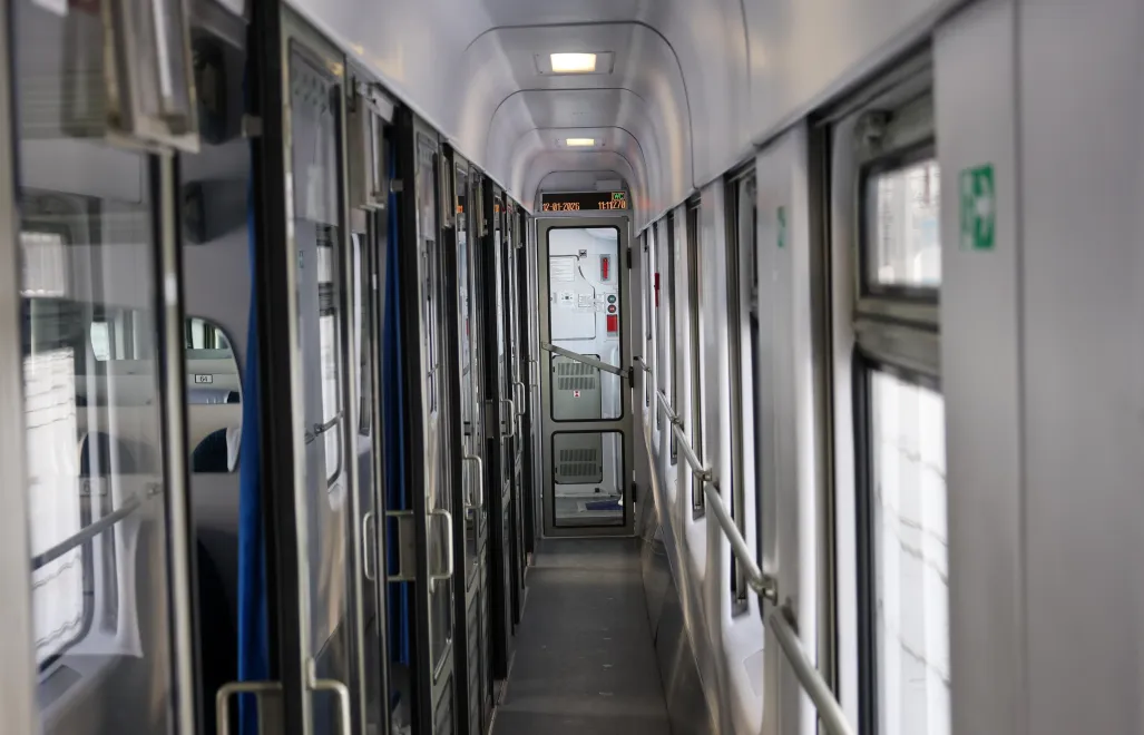 Pociąg PKP Intercity, zdjęcie ilustracyjne, fot. PAP/Albert Zawada