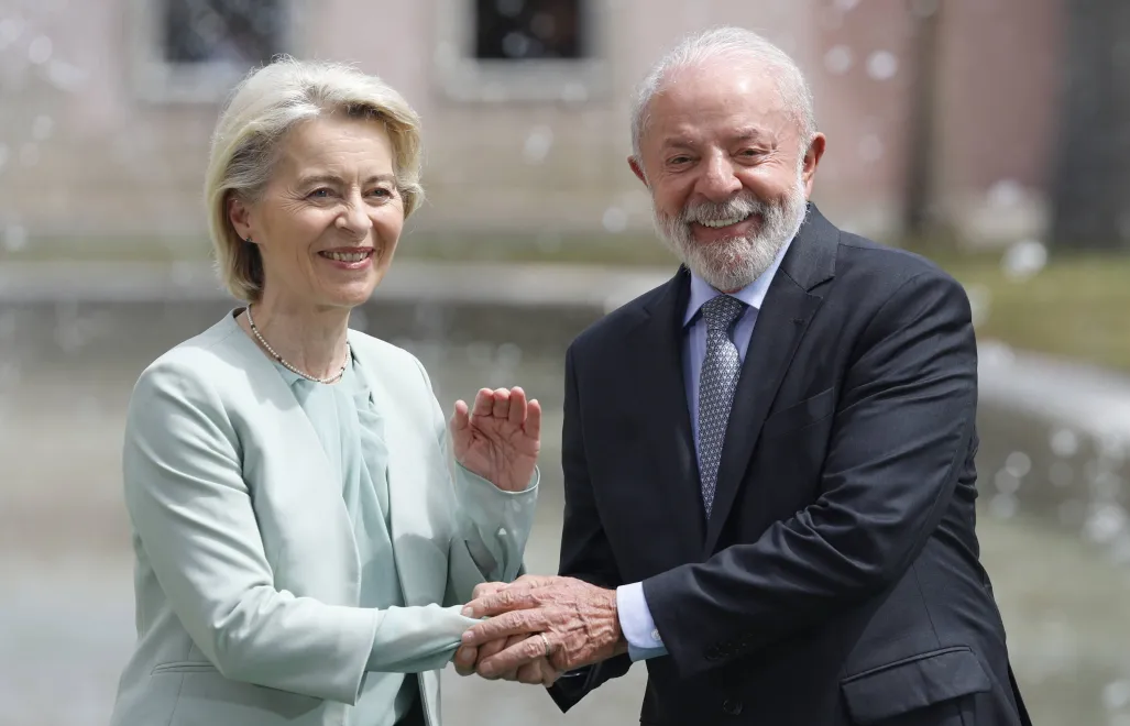 Przewodnicząca Komisji Europejskiej Ursula von der Leyen i prezydent Brazylii Luiz Inacio Lula da Silva Fot. PAP/EPA/Antonio Lacerda