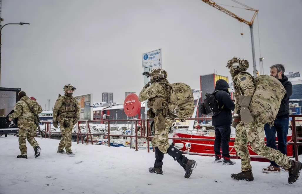 Duńscy żołnierze w Nuuk, fot. PAP/EPA/RITZAU SCANPIX/Mads Claus Rasmussen