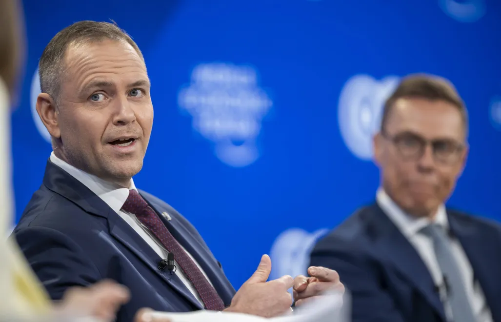 Кароль Навроцький та Александр Стубб. Fot. PAP/EPA/GIAN EHRENZELLER