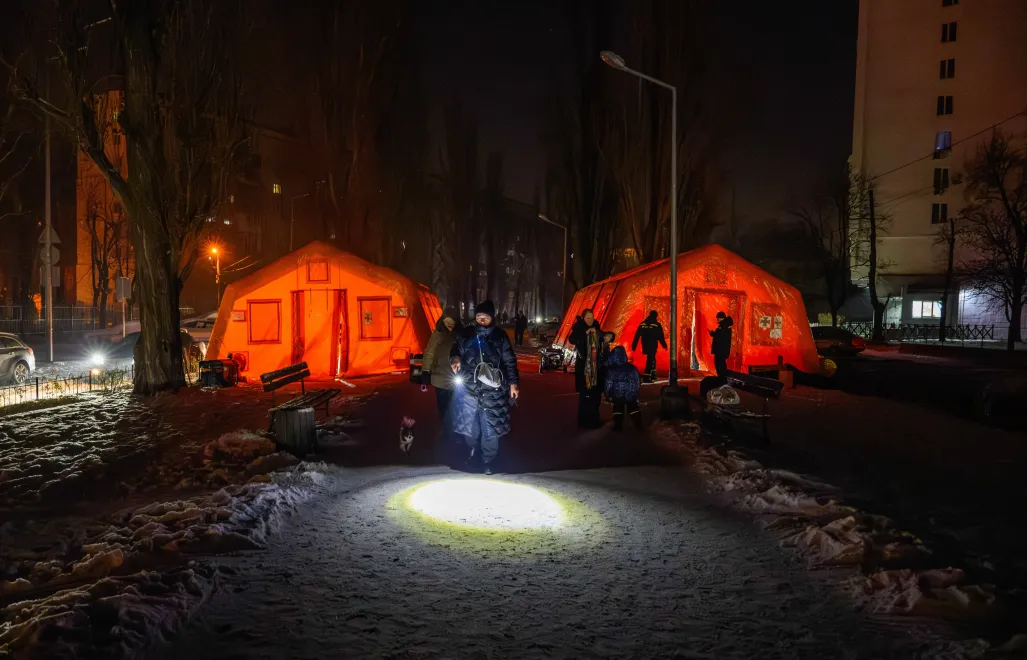 Kliczko powiadomił, że Kijów wyznaczył w każdej dzielnicy miasta ogrzewane miejsca. Fot. PAP/Vladyslav Musiienko