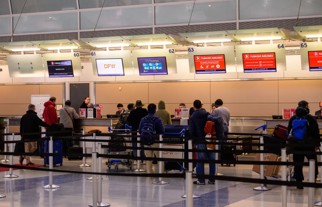 Odwołane loty w USA. Fot. PAP/EPA/JEROME MIRON