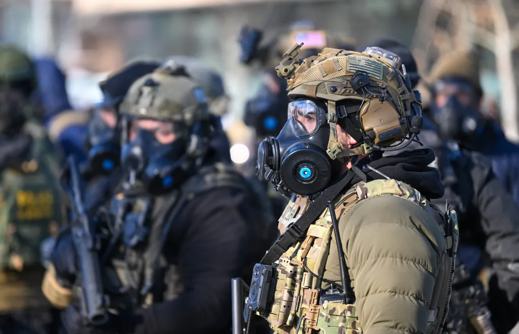 Od sobotniego incydentu w Minneapolis trwają demonstracje i protesty. Fot. PAP/EPA/	CRAIG LASSIG