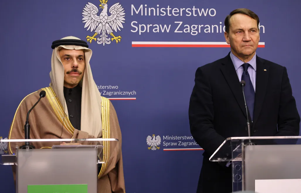 Faisal bin Farhan Al Saud, Radosław Sikorski Fot. PAP/Albert Zawada