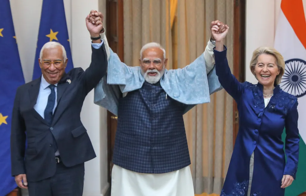 Szef Rady Europejskiej Antonio Costa, premier Indii Narendra Modi i szefowa KE Ursula von der Leyen,  Fot. PAP/EPA/RAJAT GUPTA