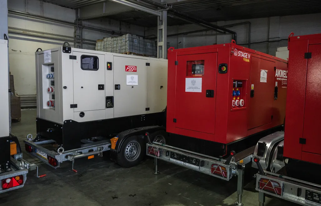 Електрогенератори, передані Україні Державним агентством стратегічних резервів Польщі. Fot. PAP/Vladyslav Musiienko