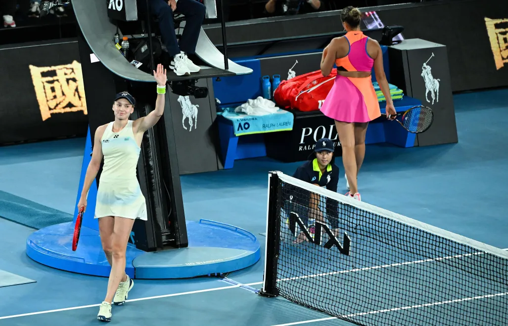 Jelena Rybakina celebruje zwycięstwo w finale, fot. PAP/EPA/AAP/JAMES ROSS