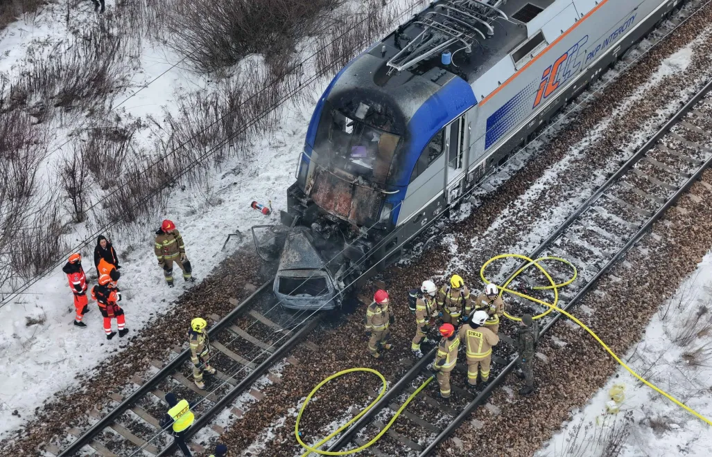 Na odcinku Ożarów - Błonie, Koleje Mazowieckie wprowadziły zastępczą komunikację autobusową. Fot. FB/OSP Błonie