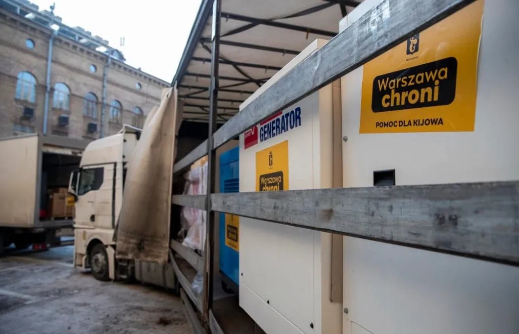 Генератори з Варшави для Києва. Fot. Facebook / Віталій Кличко