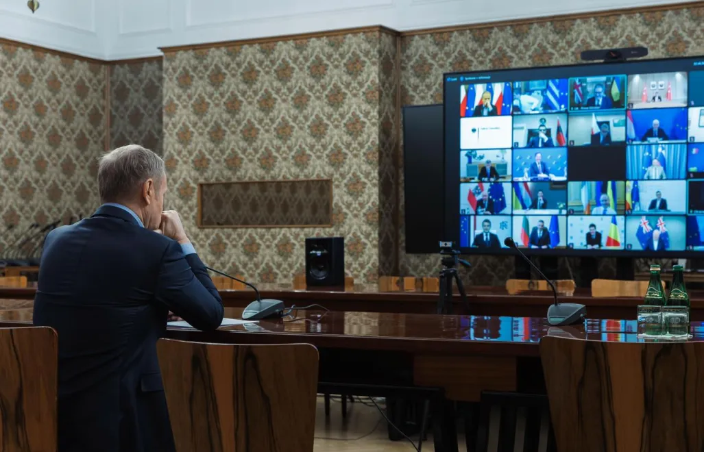 Дональд Туск під час засідання коаліції охочих. Fot. X / @donaldtusk