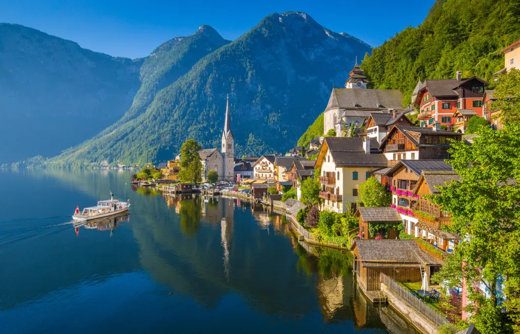 Austriacka wioska Hallstatt. Fot. JFL Photography/Adobe stock