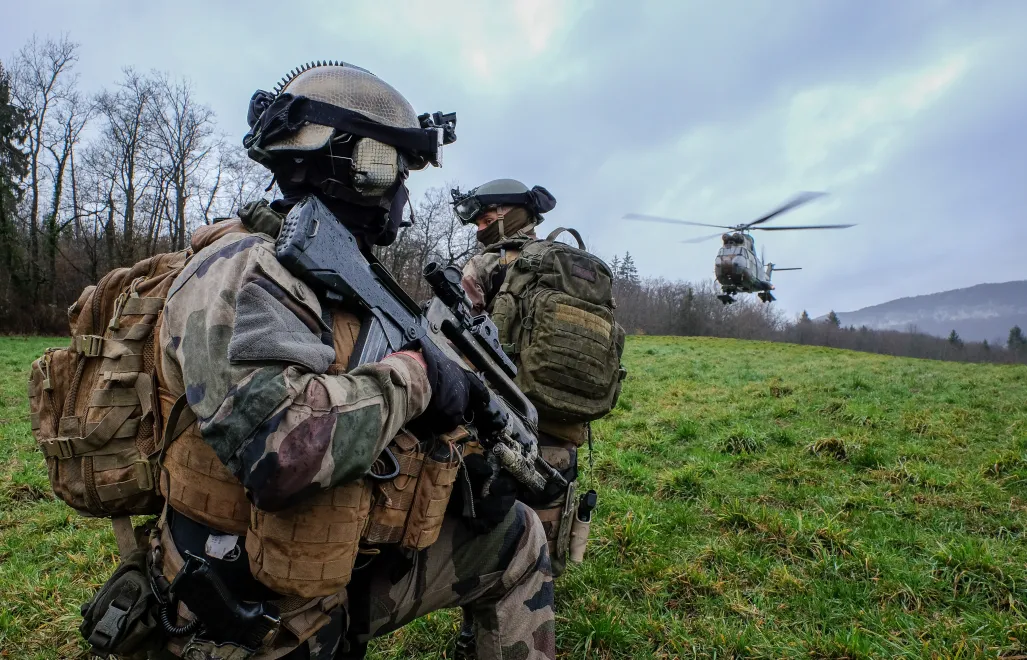 Wspólne ćwiczenia brytyjskich i francuskich żołnierzy. Fot. Adobe Stock/Fred Marie (zdjęcie ilustracyjne)