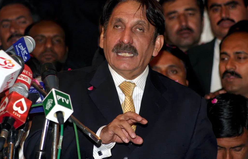 Rzecznik armii Pakistanu Ahmed Sharif Chaudhry. Fot. PAP/EPA/	F. AHMED