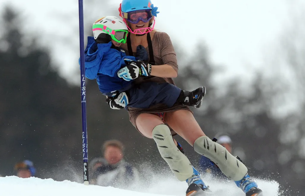 Sarah Schleper i Lasse Gaxiola podczas zjazdu w 2011 r. Fot. EPA/RAFFAEL REGEN