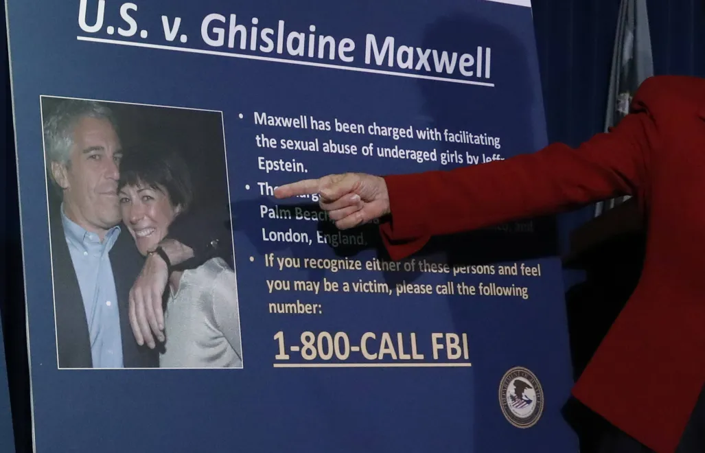 Zdjęcia z konferencji prasowej na temat aresztowania Jeffreya Epsteina  w Nowym Jorku w lipcu 2019 r. Fot. PAP/EPA/JASON SZENES