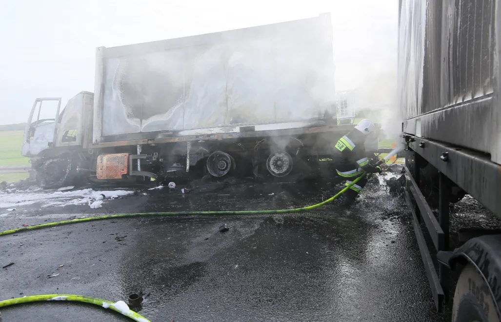 Zablokowany jest jeden pas ruchu w kierunku Krakowa. Fot. PAP/	Tomasz Wojtasik (zdjęcie ilustracyjne)