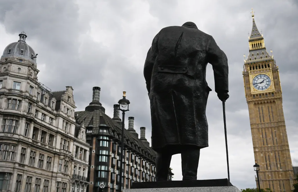 Pomnik byłego premiera Winstona Churchilla w Londynie. Fot. PAP/EPA/NEIL HALL