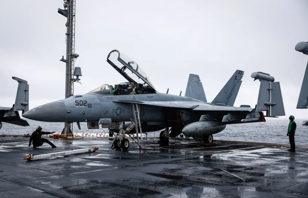 Myśliwiec F-18 na pokładzie USS Gerald R. Ford. Fot. EPA/STEPHANIE LECOCQ