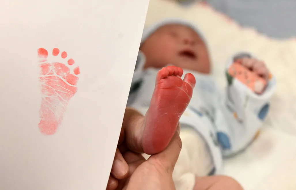 Noworodek - zdjęcie ilustracyjne Fot. PAP/EPA/XINHUA/Chen Qibao