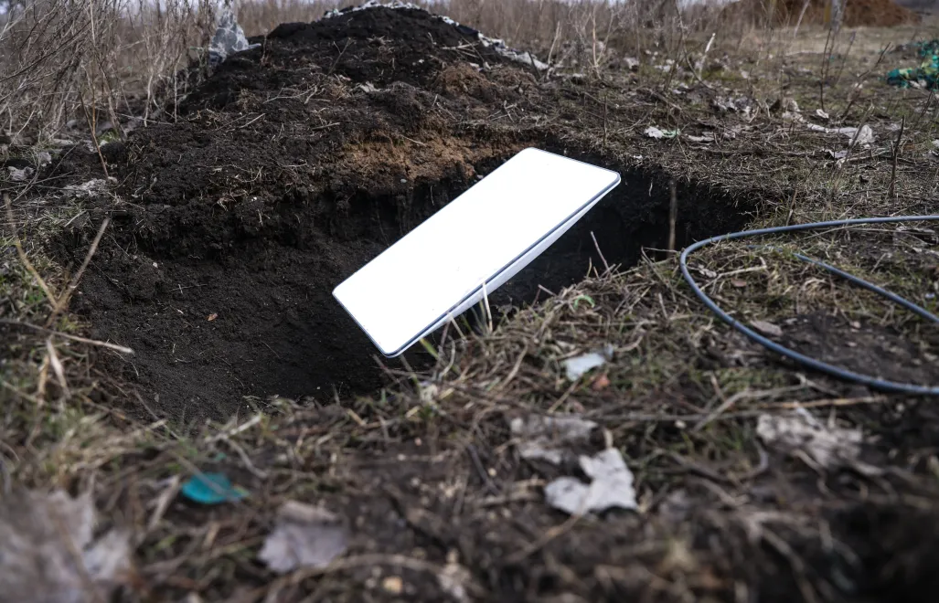 Термінал Starlink, що належить ЗСУ, на донецькому напрямі. Fot. PAP/Leszek Szymański 