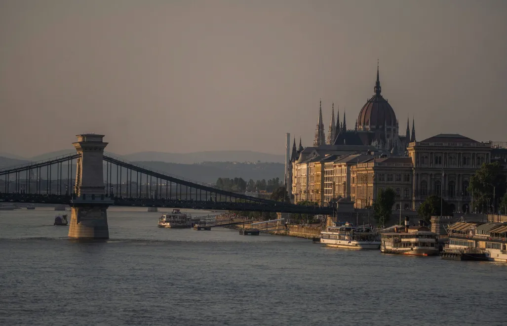 Widok na węgierski parlament, zdjęcie ilustracyjne, fot. PAP/EPA/MTI/Zoltan Balogh