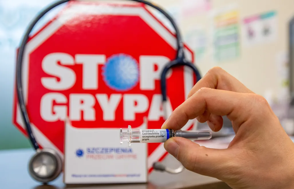 Szczepionka przeciwko grypie Fot. PAP/Małgorzata Sawoch