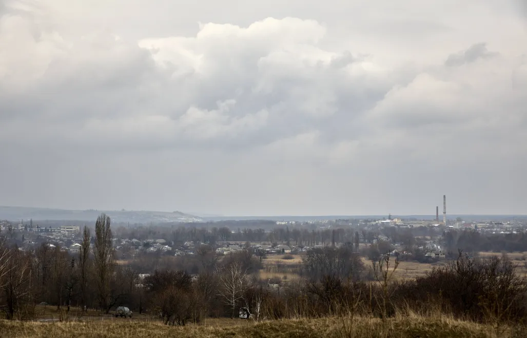 Загальний вид міста Куп'янськ, Харківська область, північний схід України, 18 березня 2024 року. Fot. PAP/EPA/SERGEY KOZLOV