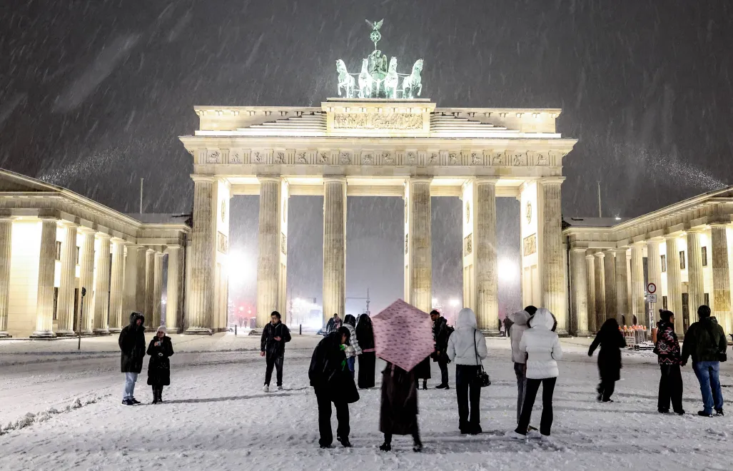 Brama Brandenburska w Berlinie. Fot. PAP/EPA/FILIP SINGER