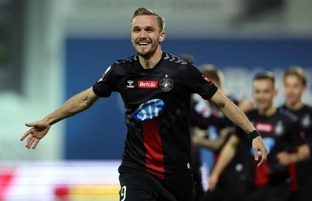 Napastnik Polonii Warszawa. Łukasz Zjawiński. Fot. PAP/Łukasz Gągulski