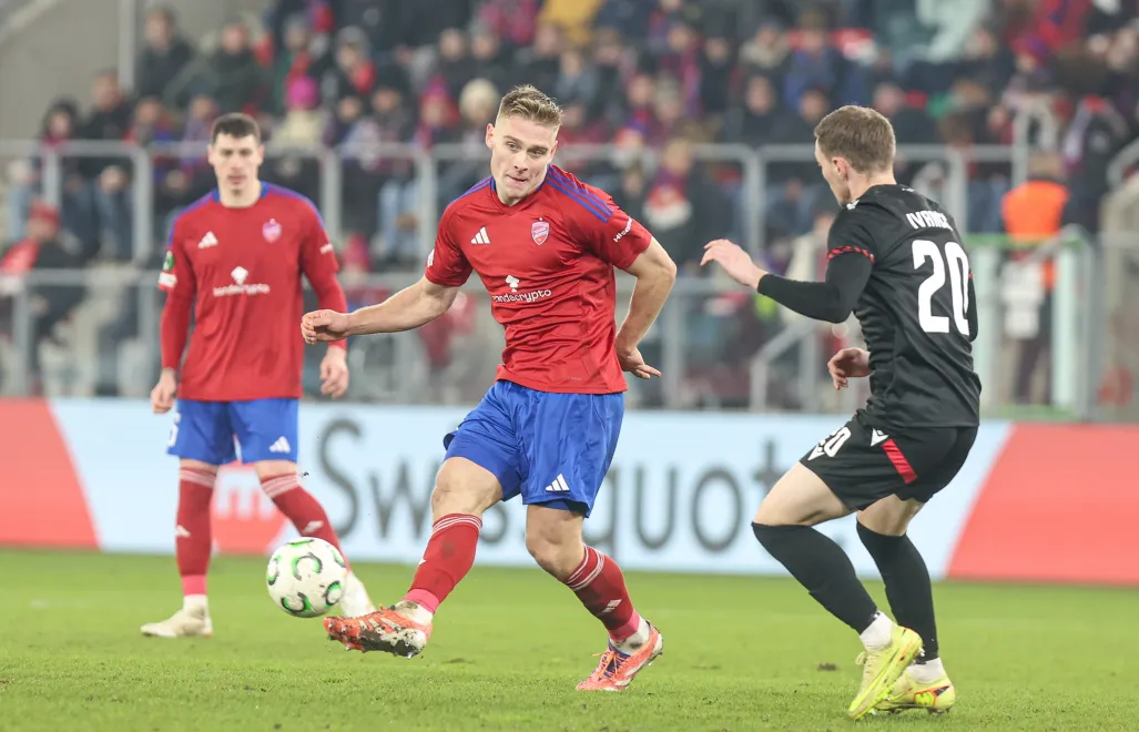 Piłkarz Rakowa Częstochowa Oskar Repka. Fot. PAP/Art Service