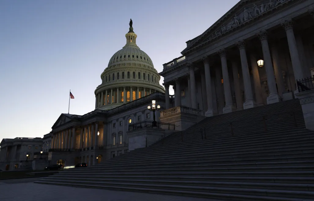Kapitol, siedziba Kongresu USA. Zdj. Ilustracyjne. Fot. PAP/EPA/WILL OLIVER