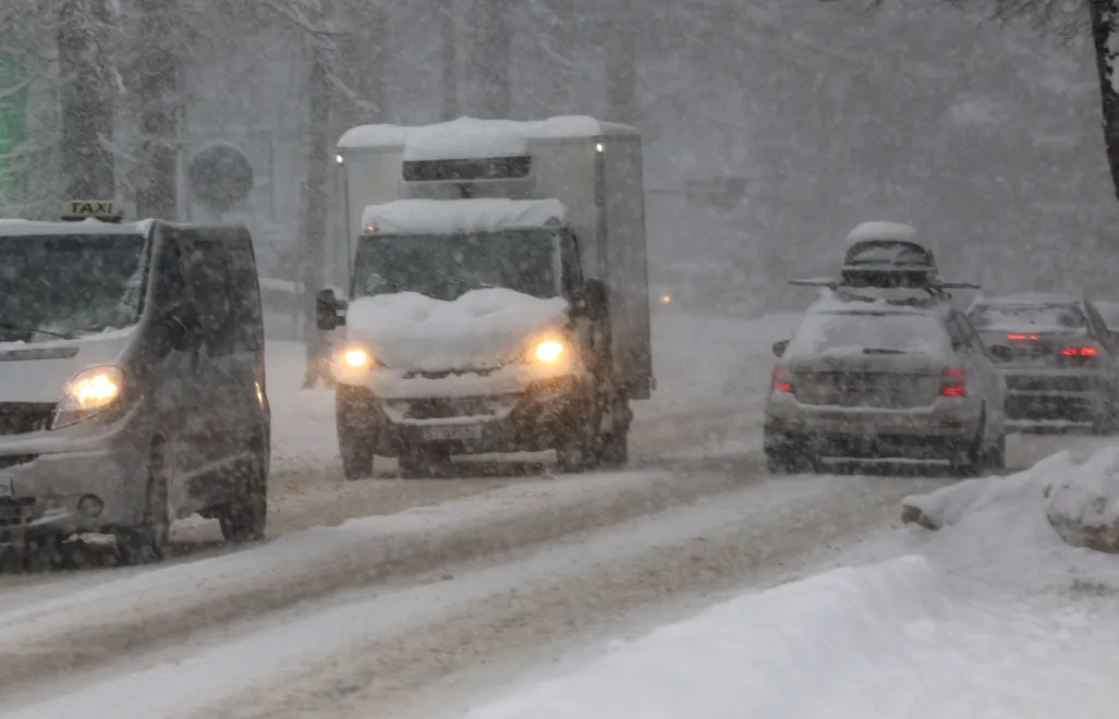 Intensywne opady śniegu. Fot. PAP/Grzegorz Momot