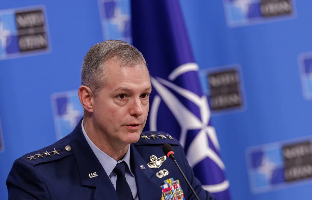 Alexus G. Grynkewich Fot. PAP/EPA/OLIVIER MATTHYS