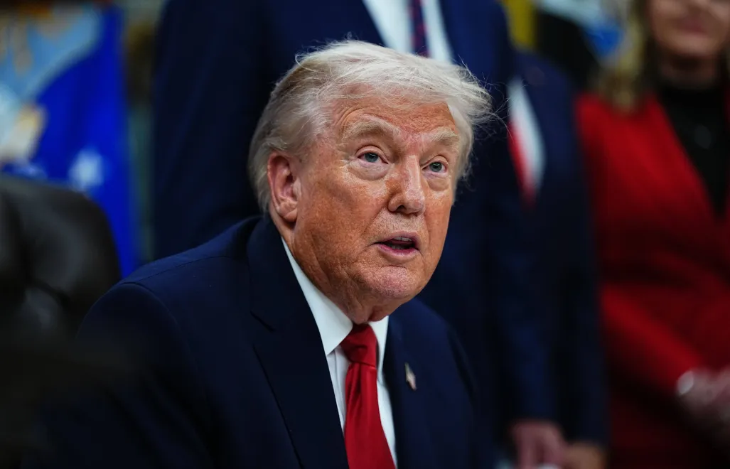 Prezydent Donald Trump. Fot. PAP/EPA/AARON SCHWARTZ / POOL