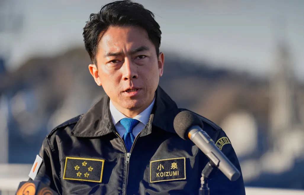 Shinjiro Koizumi. Fot. PAP/EPA/	EUGENE HOSHIKO / POOL