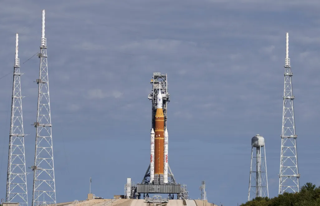Rakieta z kapsułą Orion. Fot. EPA/CRISTOBAL HERRERA-ULASHKEVICH