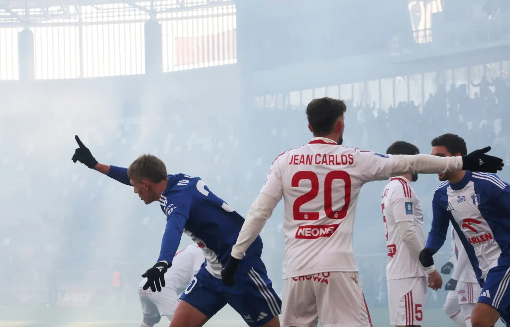 Wisła Płock w 19. kolejce piłkarskiej ekstraklasy pokonała Raków Częstochowa 2:1Fot. PAP/	Marian Zubrzycki