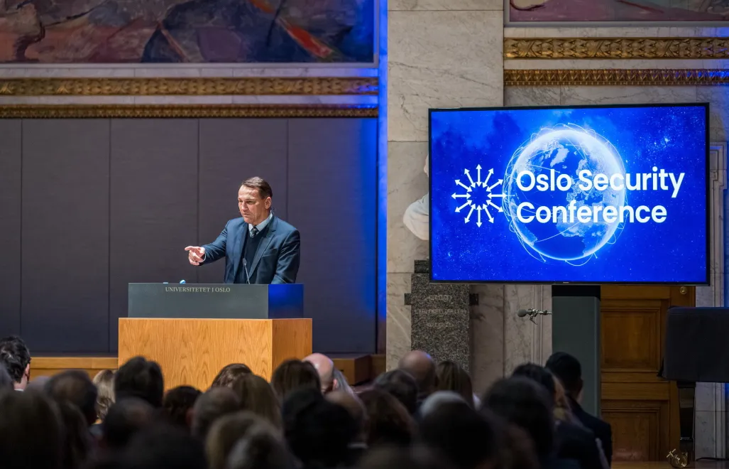 Радослав Сикорский на конференции по безопасности в Осло. Fot. PAP/	Agata Woźniak-Kwaśniewska