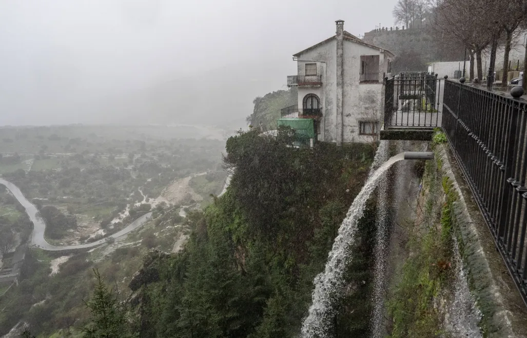 Ulewa w Hiszpanii. Fot. PAP/EPA/RAMON RIOS