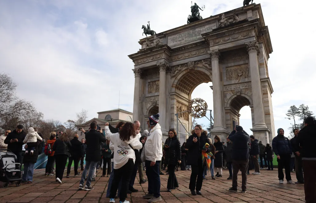 Łuku Pokoju w Mediolanie. Fot. PAP/EPA/NEIL HALL
