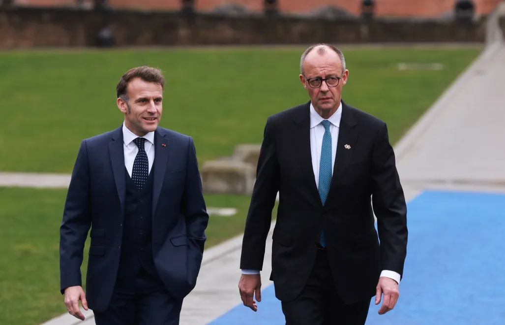 Kanclerz Niemiec Friedrich Merz i prezydent Francji Emmanuel Macron. Fot. PAP/EPA/OLIVIER HOSLET